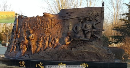 銅雕、圓雕、抗戰(zhàn)浮雕與鋼雕的藝術(shù)魅力